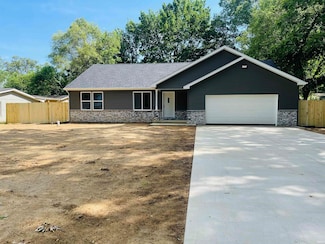 23604 Nora St, Elkhart, IN 46516