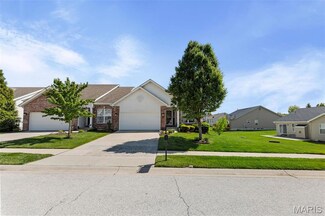 6806 Kensington Dr, Maryville, IL 62062