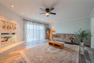 6667 Wanda Ln, Houston, TX 77074