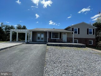 11389 Canary Dr, Ijamsville, MD 21754