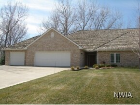 893 Crooked Tree Ln, Dakota Dunes, SD 57049