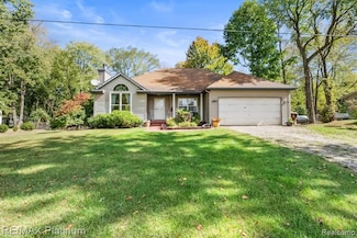 3388 Hogback Rd, Fowlerville, MI 48836