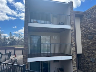 12954 Nicollet Ave Unit 202, Burnsville, MN 55337