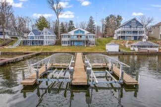 7577 Forest Beach Rd, Watervliet, MI 49098