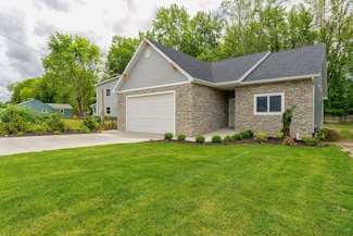 323 E Arlington St, Bangor, MI 49013