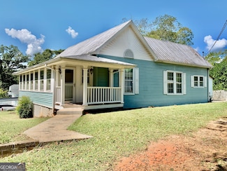 57 Stewart St, Toccoa, GA 30577