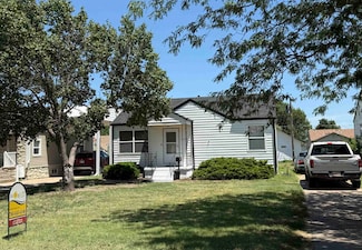 1633 N Kansas St, Russell, KS 67665