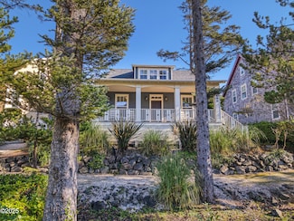 2696 SW Barnacle Ave, Lincoln City, OR 97367