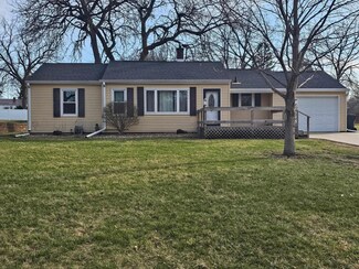 2335 Terrace Dr, Cedar Falls, IA 50613