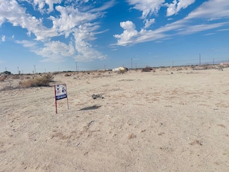1042 Treasure Dr, Salton City, CA 92274