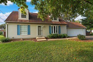 207 W Burnett Rd, Island Lake, IL 60042