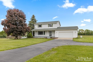 7300 Orchard View Dr NE, Rockford, MI 49341