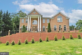 5218 Clinton Rd, Alexandria, VA 22312