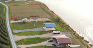 2427 Hardin Bottom River Rd, Clifton, TN 38425