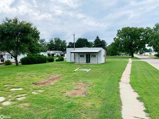 307 W Clark St, Jefferson, IA 50129