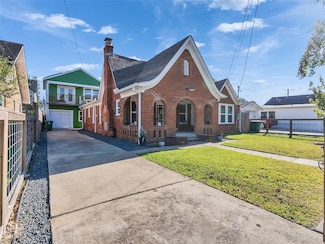 1625 Wesley St, Houston, TX 77023