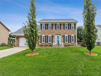 5961 S Winwood Dr, Johnston, IA 50131