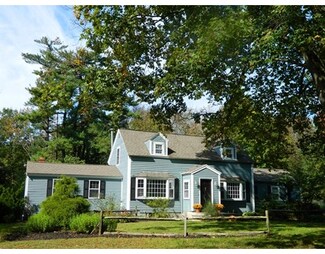 361 River Rd, Andover, MA 01810