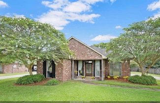 6596 Windwood Dr, Zachary, LA 70791
