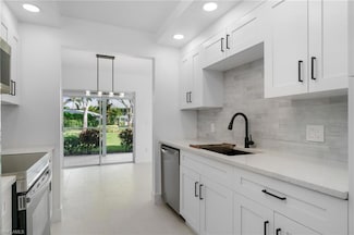 2106 Tama Cir Unit 102, Naples, FL 34112