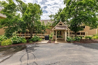 B2 Long Bay Point Dr, Galena, IL 61036