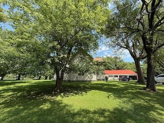 754 Carpenter St, Osborn, MO 64474
