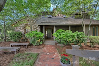 5915 Mamolake Rd, Charlotte, NC 28270