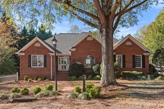 1208 Forest Ridge Ct, Winston Salem, NC 27106