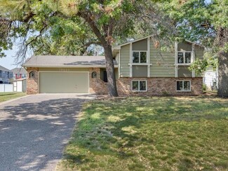 10220 6th St NE, Minneapolis, MN 55434