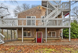 11 Hornbeam Ave, Falmouth, MA 02540