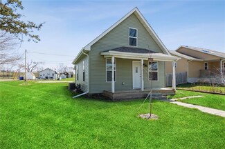 923 N St SW, Cedar Rapids, IA 52404
