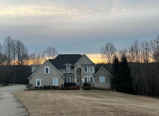 1204 Overlake Ave, Forest, VA 24551