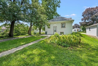 628 W Parker St, Waterloo, IA 50703