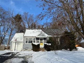 61 Homeland Rd, Syracuse, NY 13212