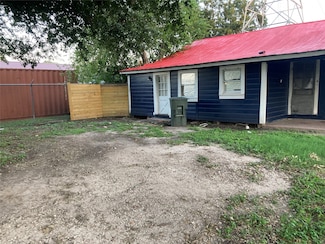 602 E 4th St, Alice, TX 78332