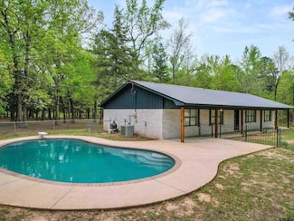 8848 Persimmon Rd, Big Sandy, TX 75755