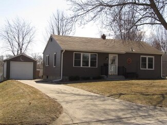 509 W 18th St, Carroll, IA 51401