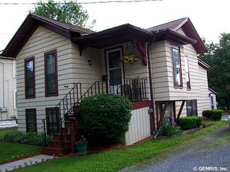 20 South St, Le Roy, NY 14482
