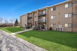 645 Virginia Rd Unit 224, Crystal Lake, IL 60014
