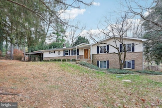 128 Osage Ln, Newark, DE 19711