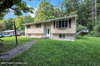 10028 Bridge Ln, Clarks Summit, PA 18411