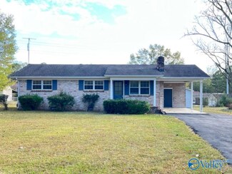 1606 Linwood St SW, Hartselle, AL 35640