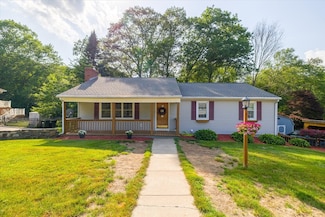 28 Brentwood Dr, Dudley, MA 01571