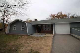 4 Ferland Dr, Derry, NH 03038