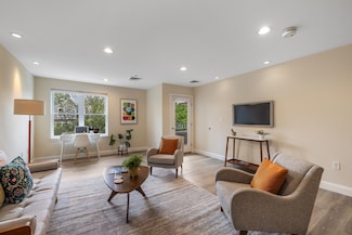 320 Rindge Ave Unit 303, Cambridge, MA 02140