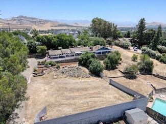 986 N Highland Dr, Porterville, CA 93257