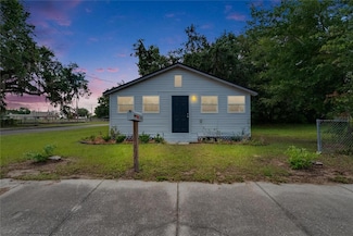 528 S Seminole Ave, Fort Meade, FL 33841