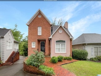 1613 Canterbury Cir, Vestavia, AL 35243