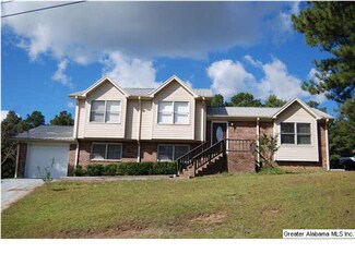 814 Rock Ridge Rd, Weaver, AL 36277