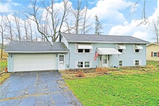 160 S Colonial Dr, Cortland, OH 44410